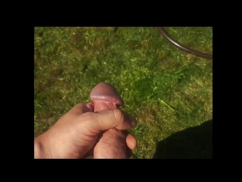 ❤️ Hot Hottie bekommt ihre rosa Pussy gefickt und spritzt in einem Sommergarten ab ❤❌ Porn video bei porn de.tradeis.top ️❤