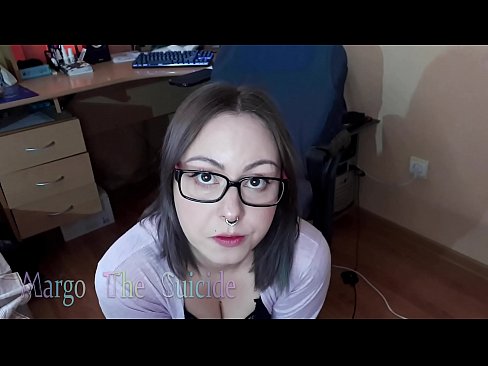 ❤️ Sexy Girl mit Brille saugt Dildo tief vor der Kamera ❤❌ Porn video bei porn de.tradeis.top ️❤
