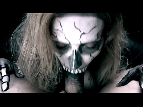 ❤️ Dämonenmädchen lutscht Schwanz mit ihrem schwarzen Mund und schluckt Sperma. ❤❌ Porn video bei porn de.tradeis.top ️❤
