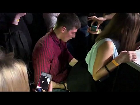 ❤️ Echter Sex in einem russischen Nachtclub. 18-jährige russische Mädchen in den Anus und Vagina gefickt in einem Nachtclub ❤❌ Porn video bei porn de.tradeis.top ️❤